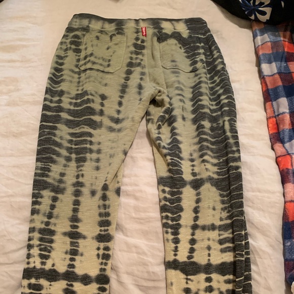 sweats - Picture 3 of 4